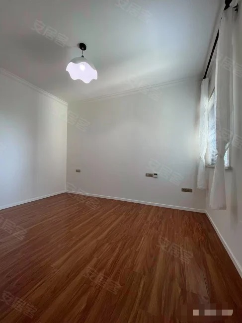 城南，元泰未来城A区，电梯20楼，精装三房两卫，成色新，拎包入住