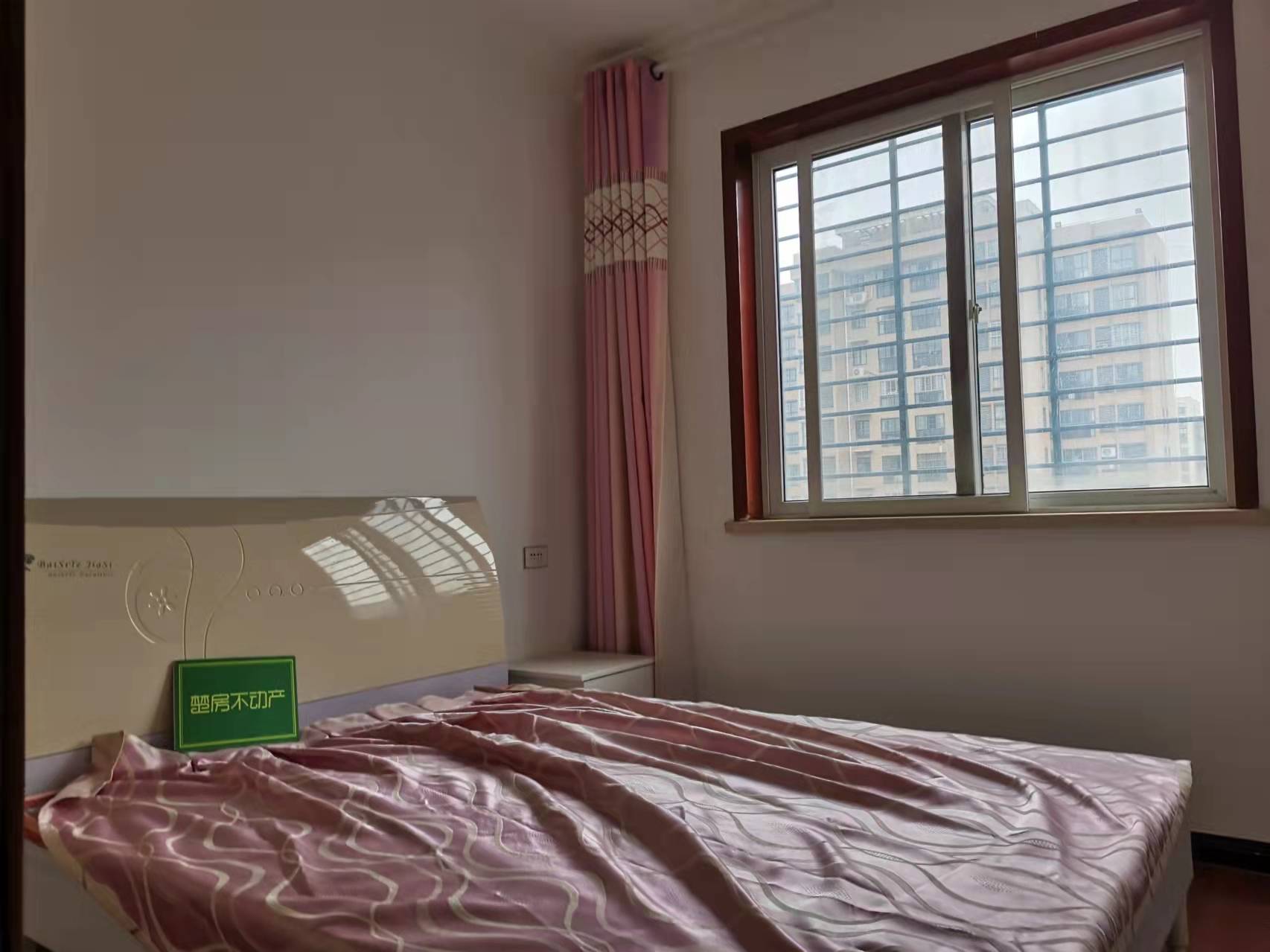 仙桃一中对面翰林公馆精装大五房家电家私全送中高层视野采光好满二