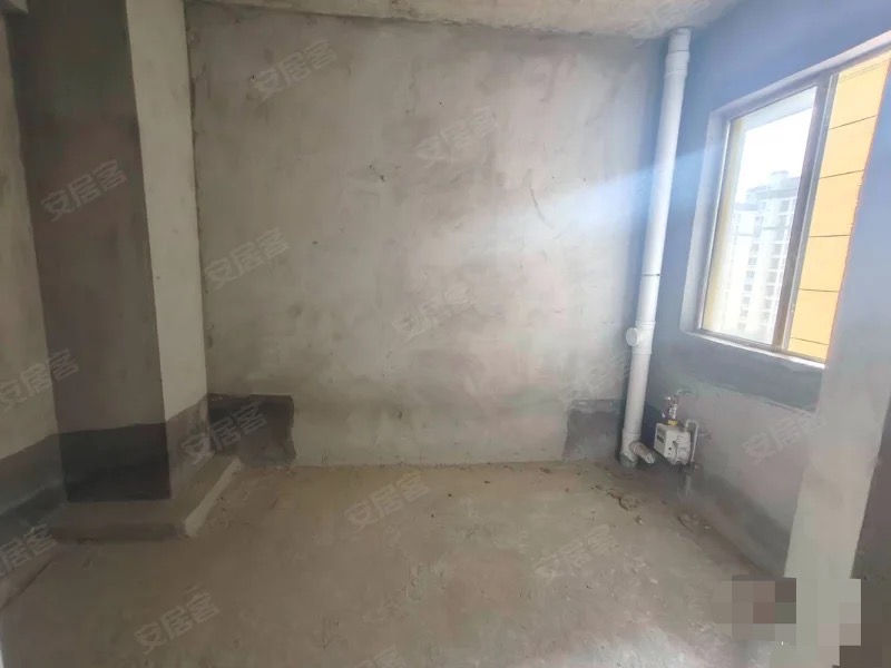 诚心出售，城南，蓝天新城边户，中间楼层，带车位，证件满二