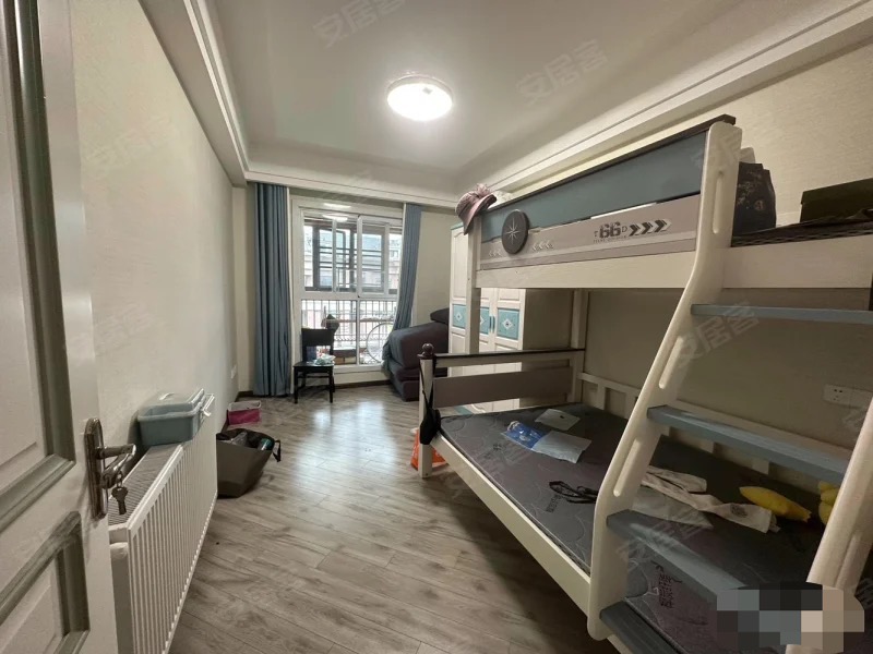 急售，新城一号5期，电梯洋房，精装3房2卫，好楼层6楼，诚心出售，证满二