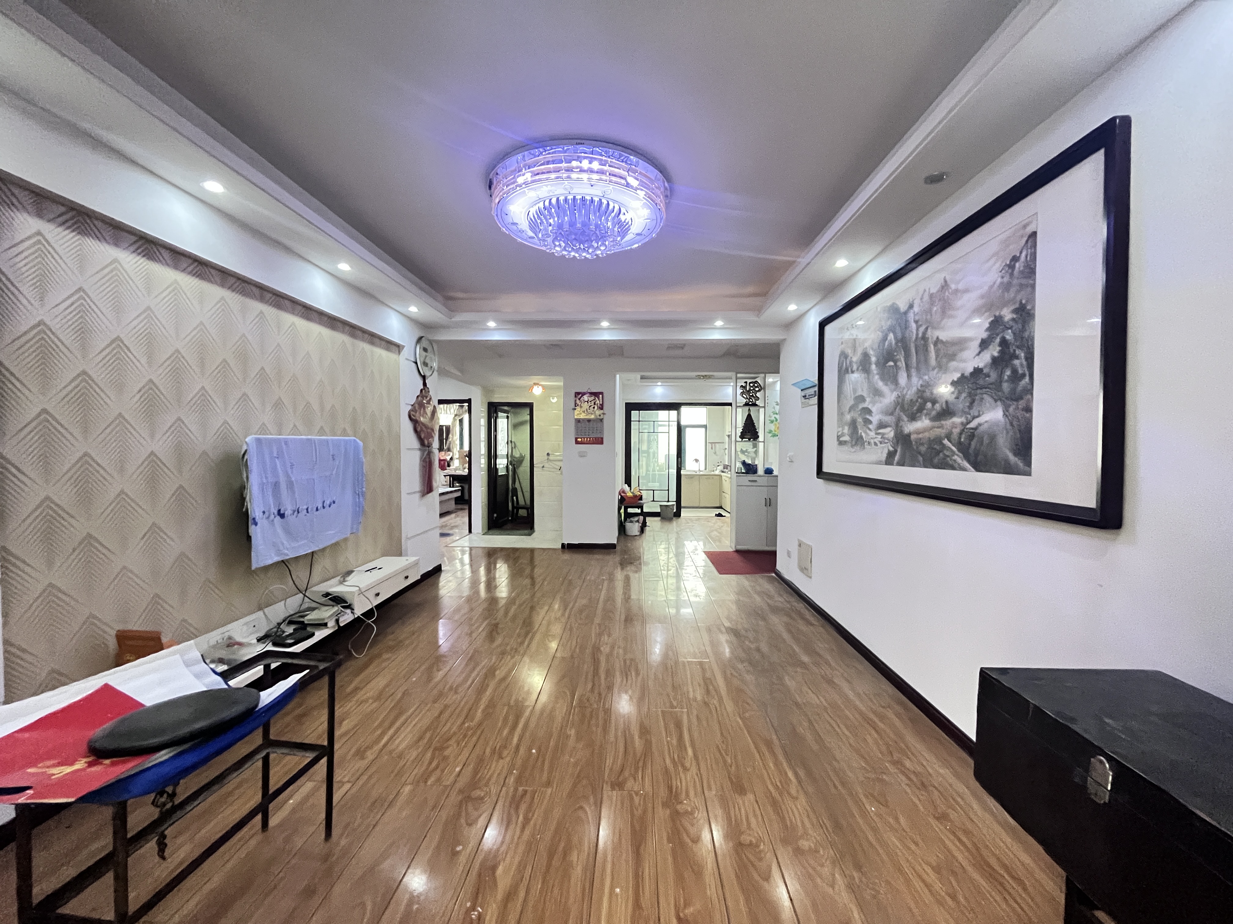 新城一号.简装三房边户.证件满二.看房方便