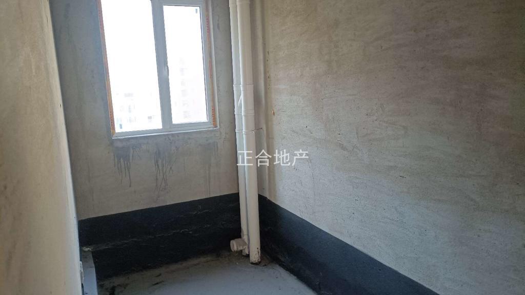 降价了，捡漏，城南，银孚领秀城，单价5500，西边户，带车位，证满二