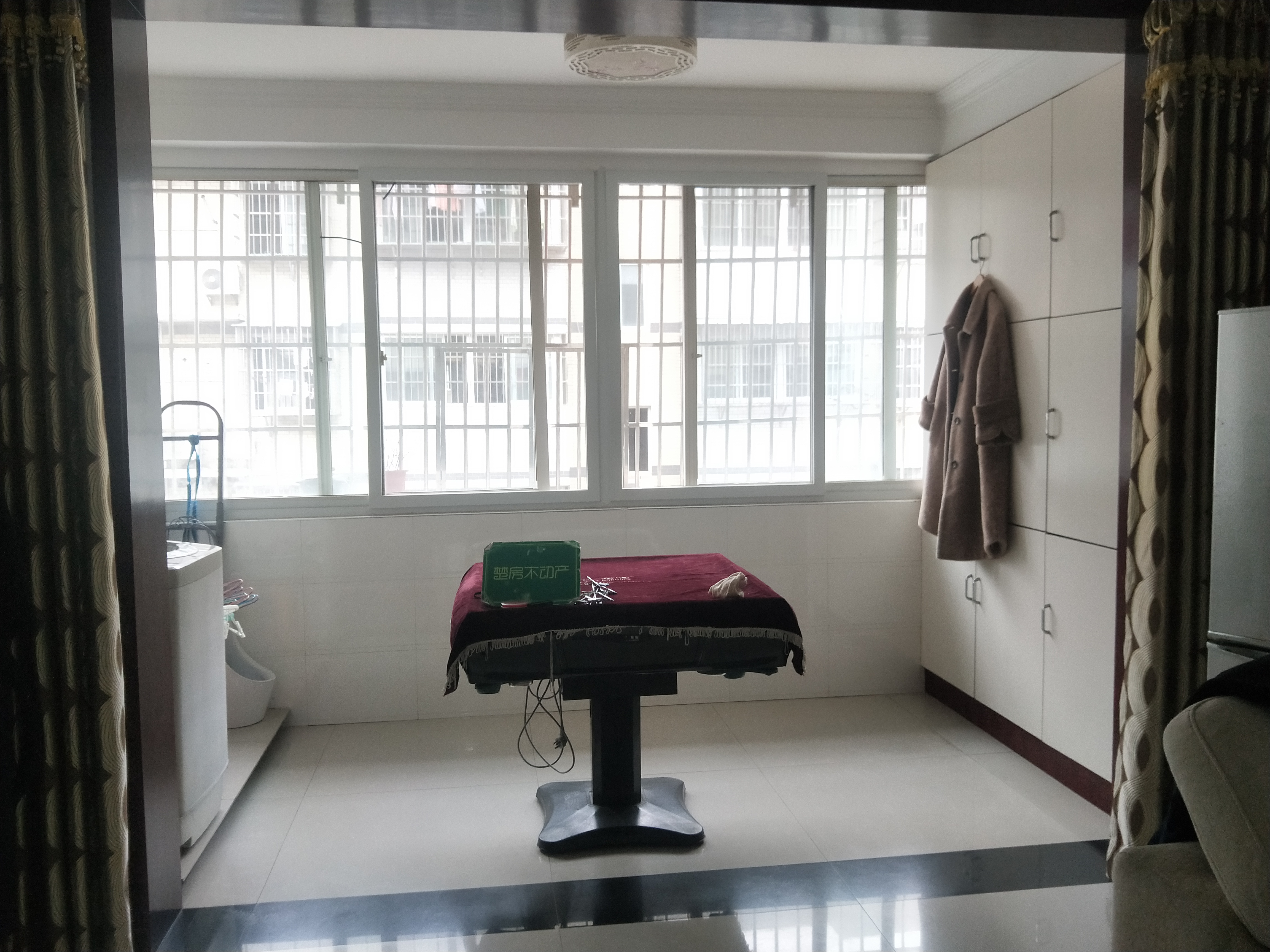 职院对面楚天嘉苑精装大三房南北通透户型楼层采光好价格合适性价比超高欢迎看房