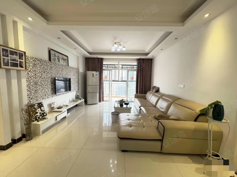 急售，阳光田园国际，精装三房，中间好楼层13楼，南北通透