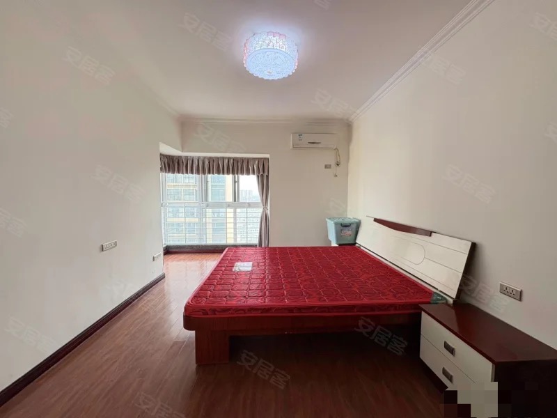 诚心出售，圣淘沙，精装三房，电梯好楼层，证满二，实验二小老三中