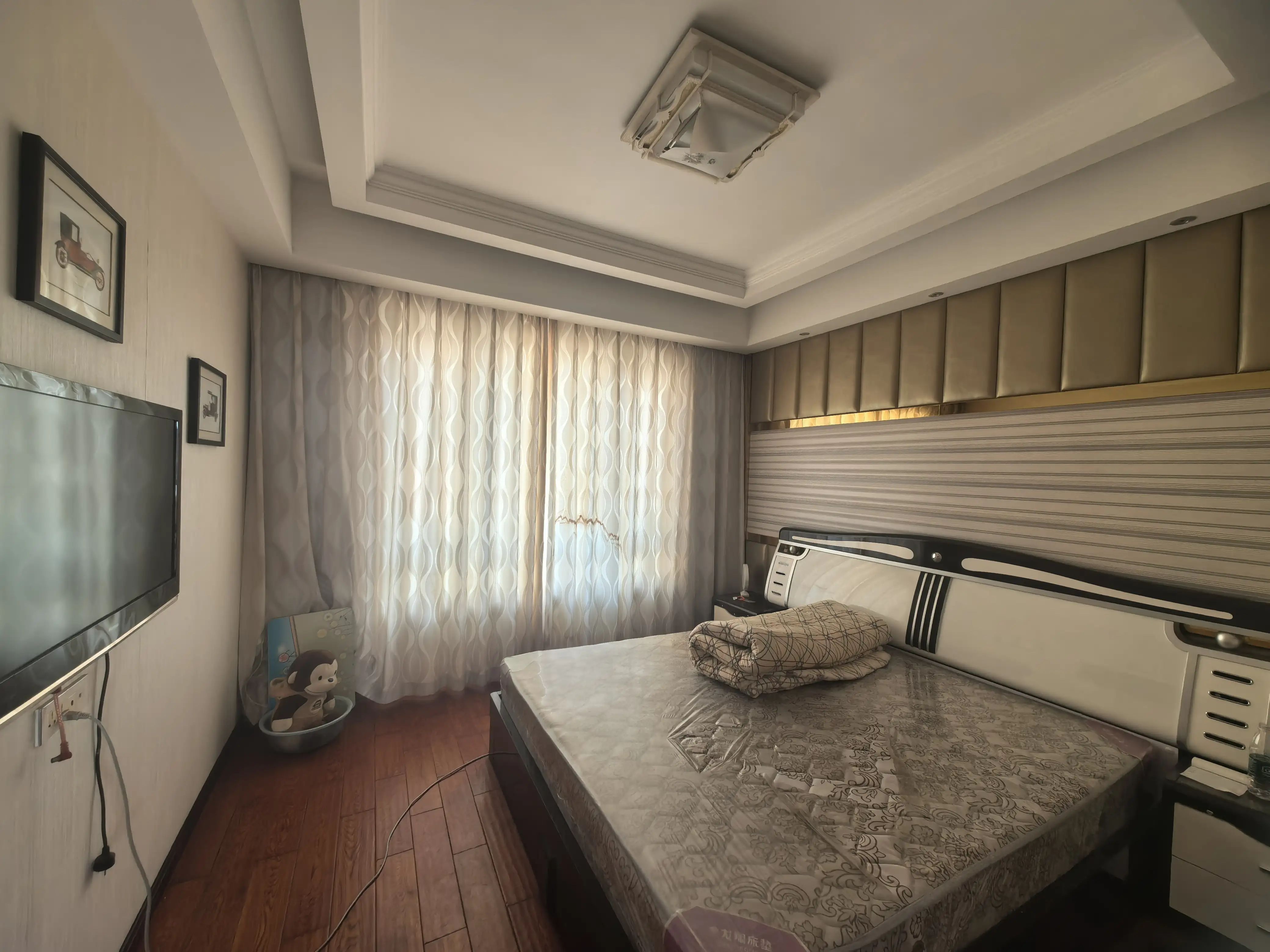 捡漏，德政金园，电梯好楼层，精装三房，证满二