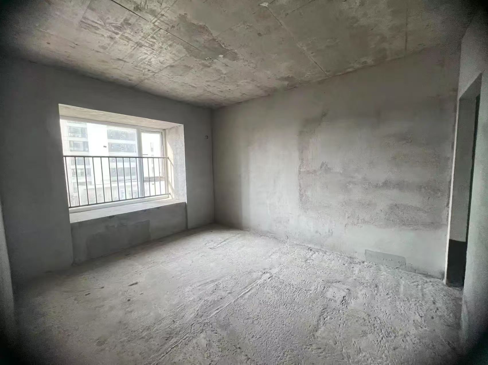 城南，蓝天花园，公园旁，一梯一户纯东边户，双阳台，南北通透，单价6000