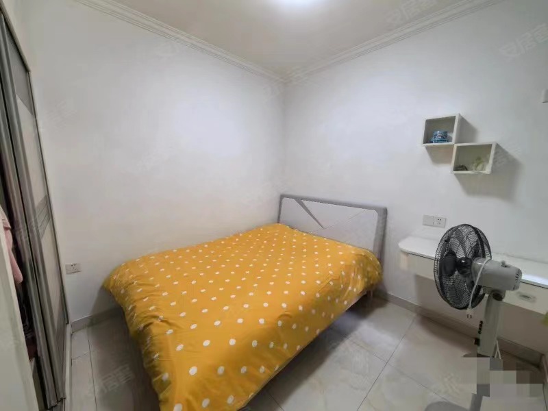 房东亏本出，捡漏房！​元泰未‮，城来‬精装‮房三‬两厅两卫，单价4500，满二。