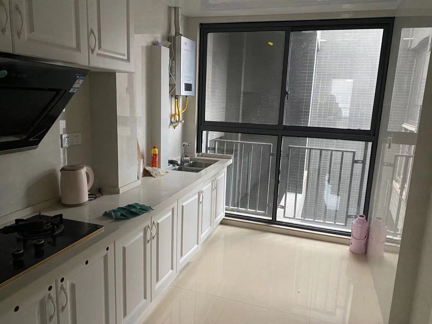 世纪雅园9成新精装四房视野采光好的冒的讲可贷款看房提前电话