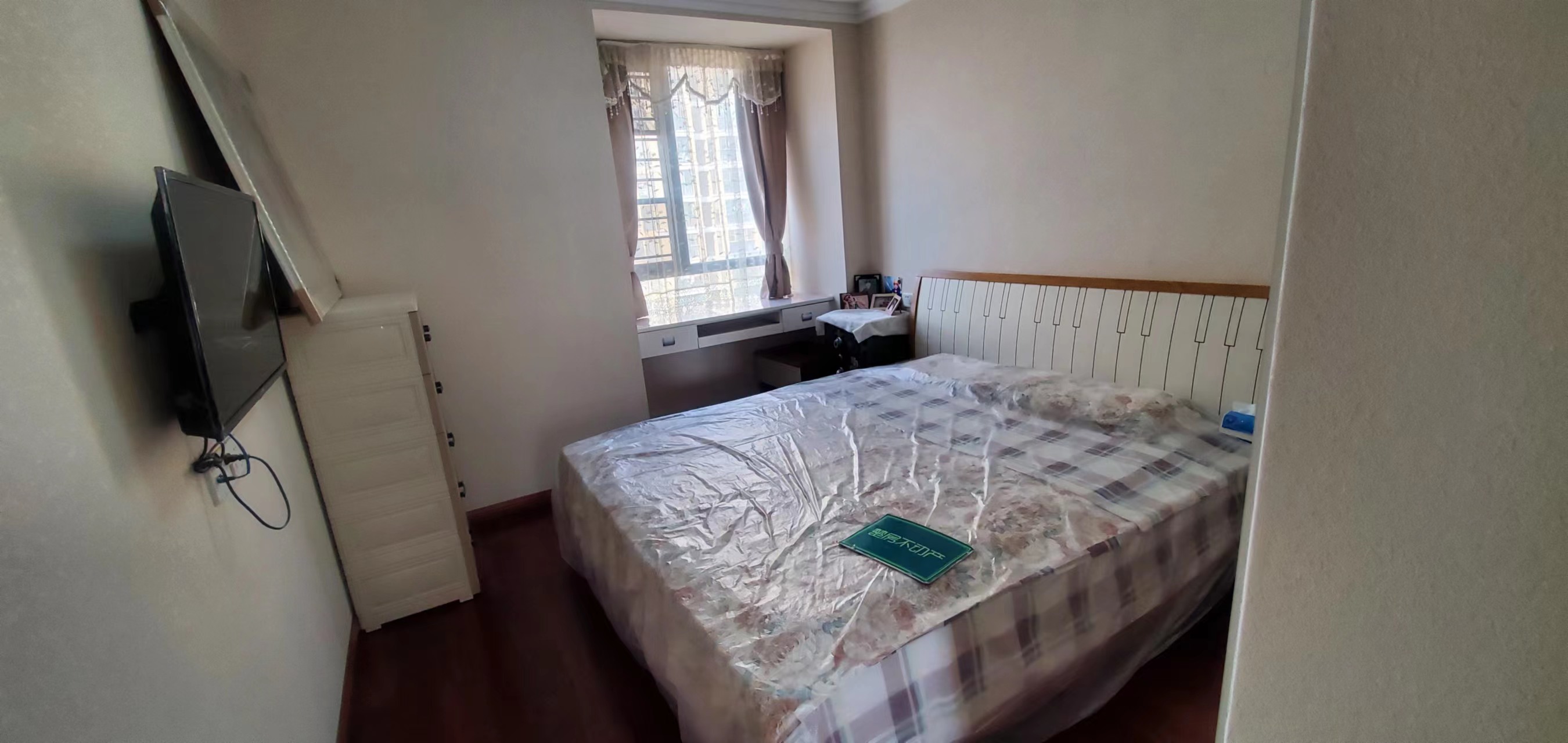 新城一号精装修大三房满2年看房方便