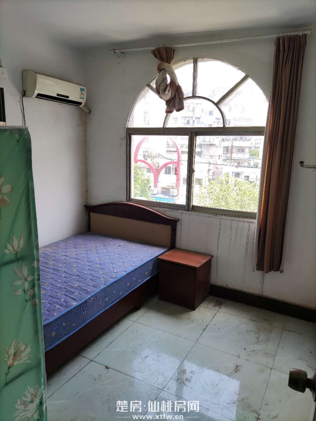 宏达路客运站站附近，7路车站牌后面私房出租，共五层可整租也可单层出租。