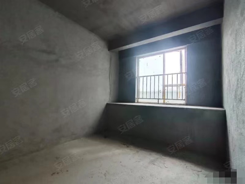 269，降价了，朝阳丽景，边户，单价5200，送大大露台，毛坯三房，南北通透