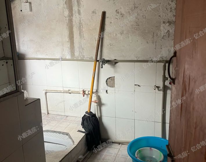 江滩公园附近四房二厅