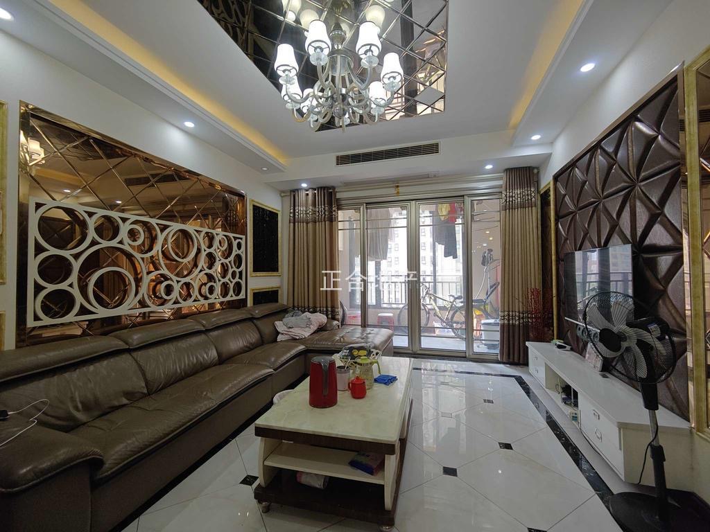 房东诚心出售，城南元泰a，精装三房， 证件满五，拎包入住