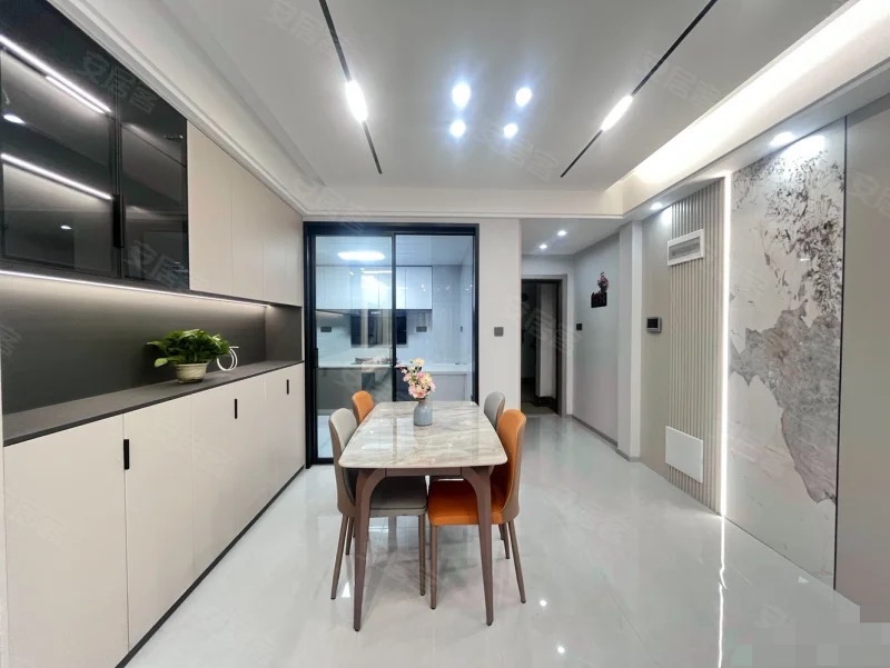 检漏，御湖世家，湖景房，电梯好楼层21楼，全新精装三房二，送车位，过户费只交契税5700