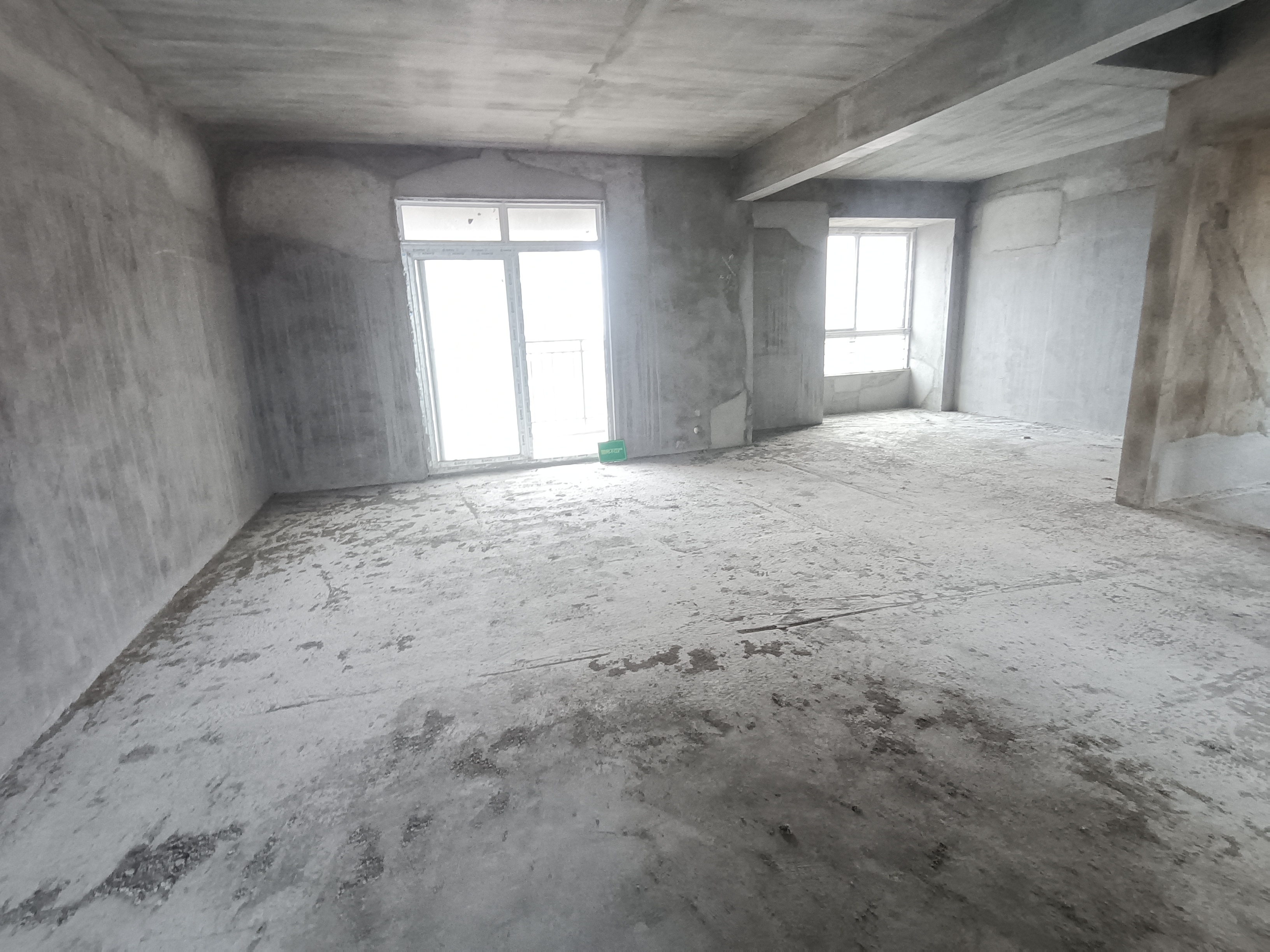 漫城林语 毛坯四房   南北双阳台  采光好   业主诚意卖