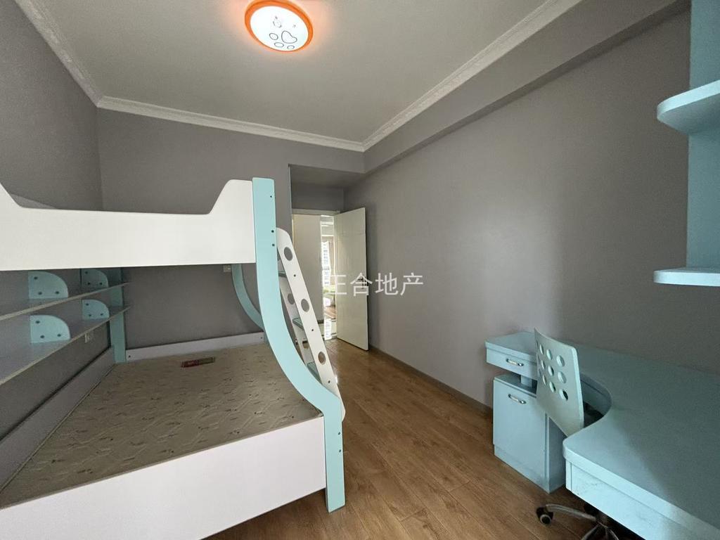 捡漏，电梯小高层，单价3900，老证，精装三房二卫，业主诚心出售