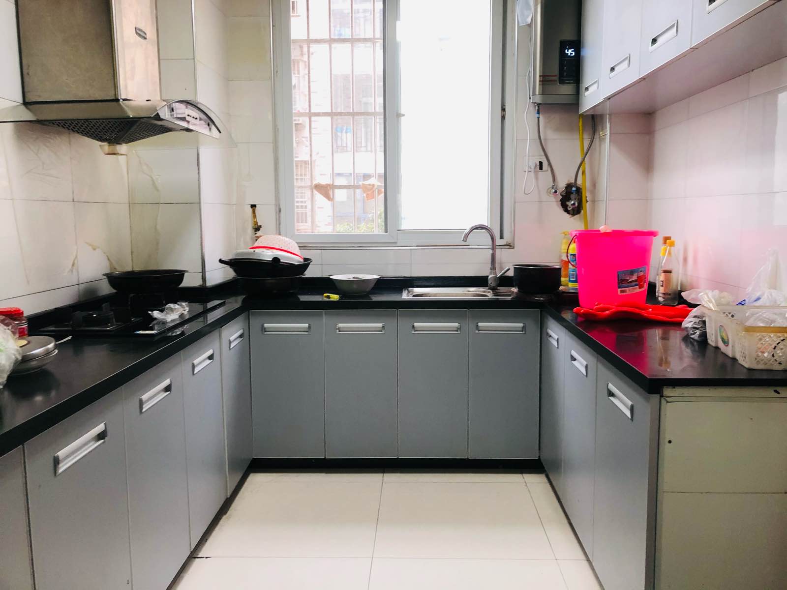 沃尔玛旁边华泰家园带装修，步梯好楼层，看房方便