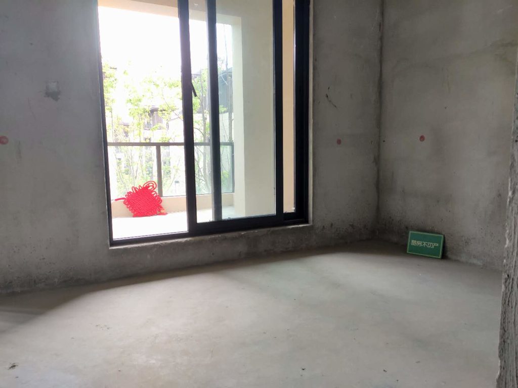 祥生观澜府别墅小区环境Y优美物业管理完善买了就可以装修高品质的生活享受包过户哦