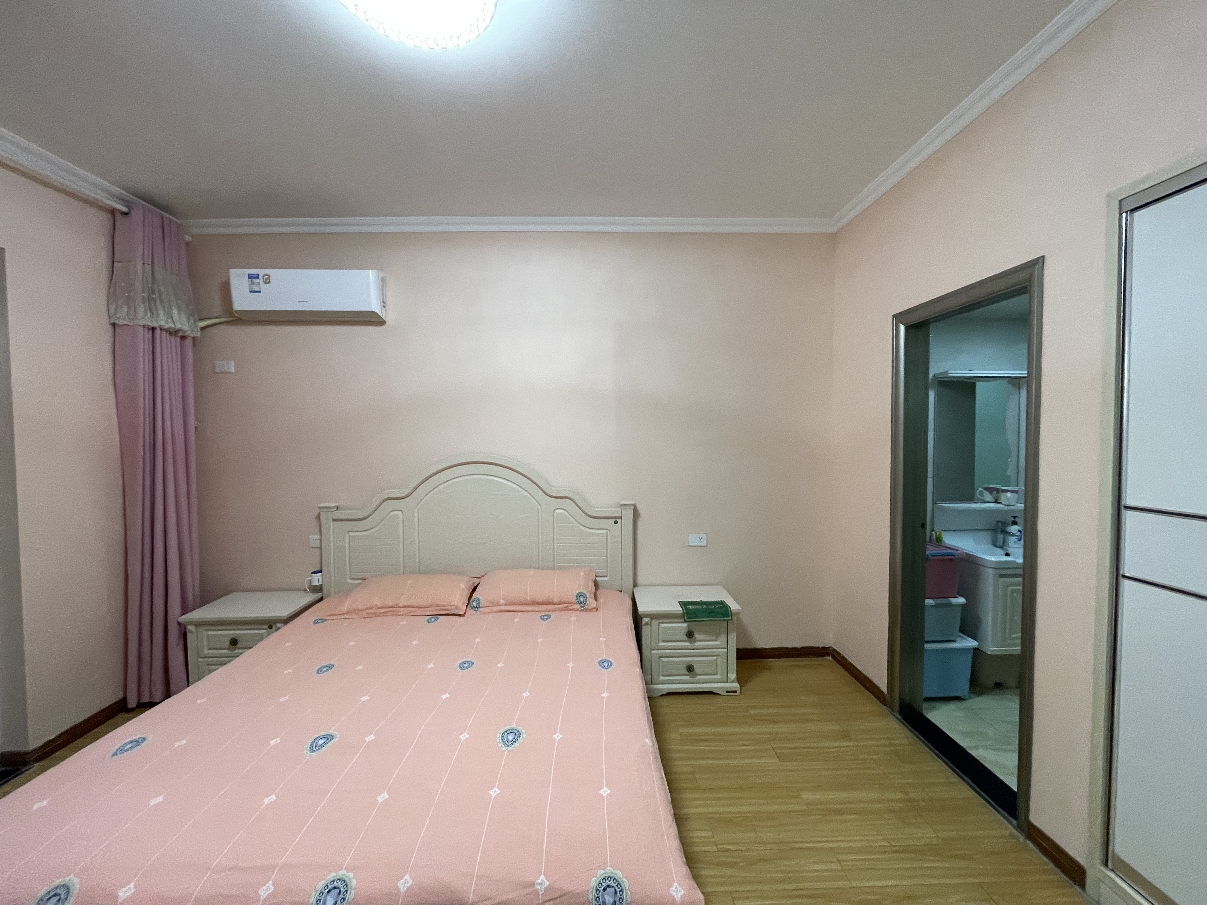 森林国际.精装三房.双卫生间.拎包入住.看房方便.小区环境好