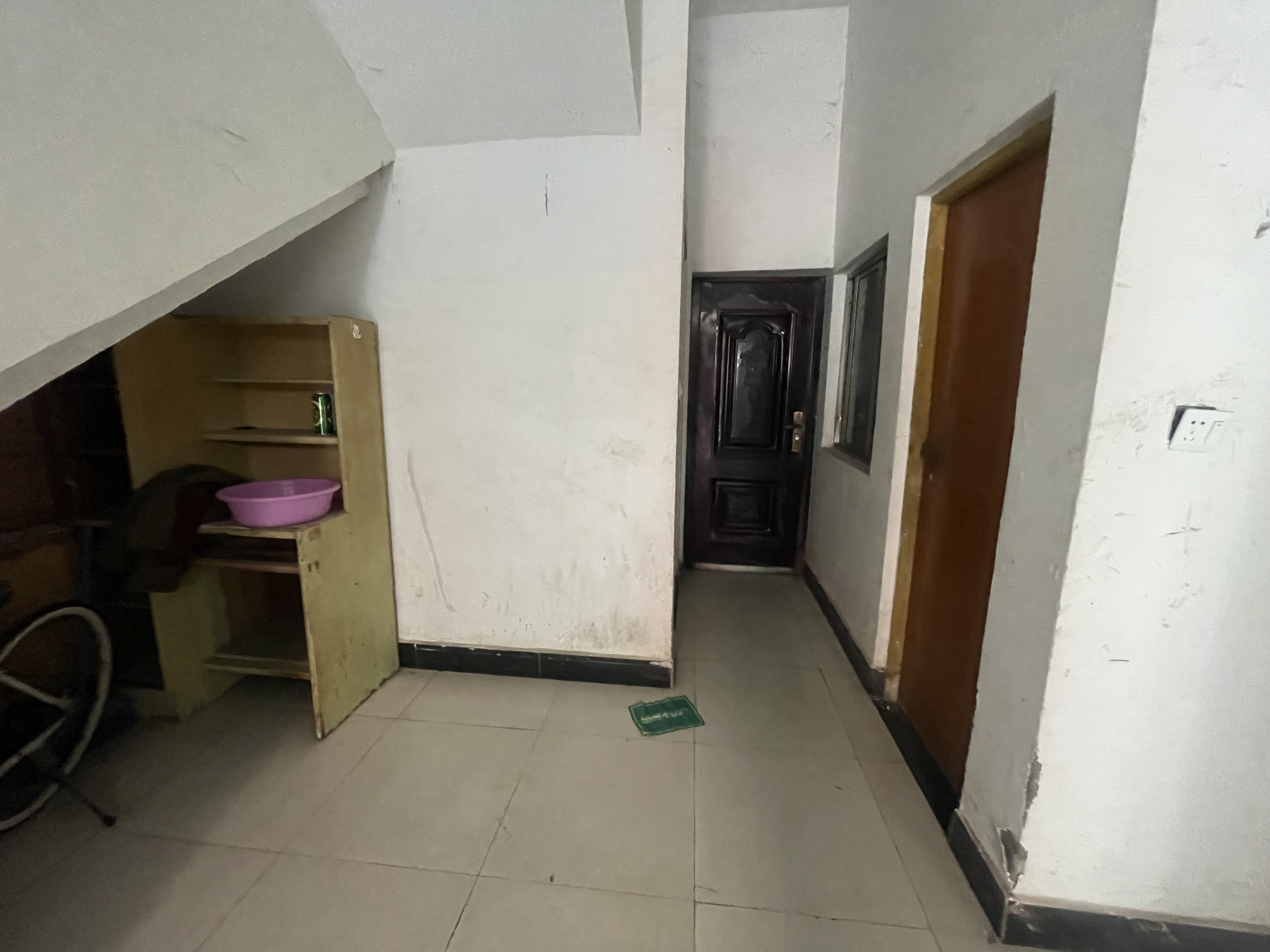 职院对面杜湖街私房5层450平买即出租