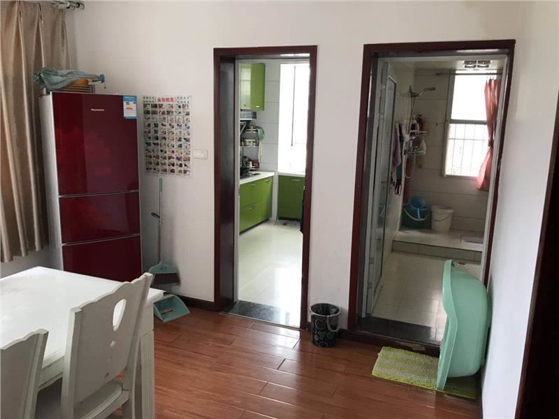  付3成！四中隔壁，步梯2楼，精装3房2卫，三面采光，双阳台