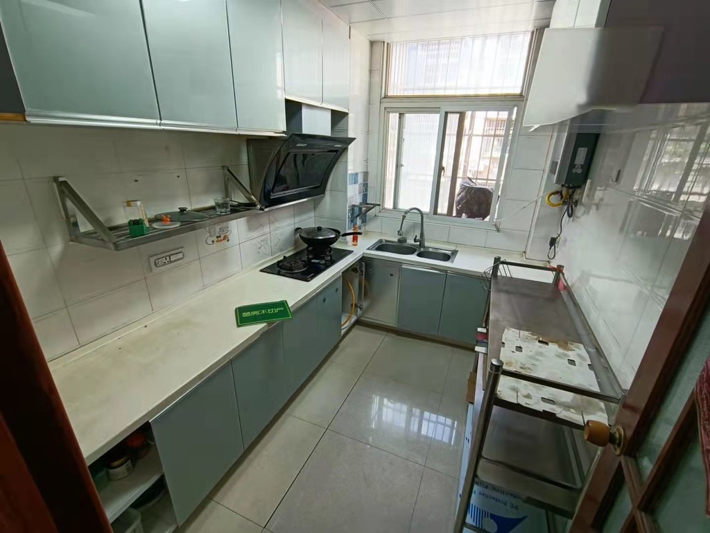 仙桃中学富迪三友旁荆洪花园中间好楼层140平大三房无公摊