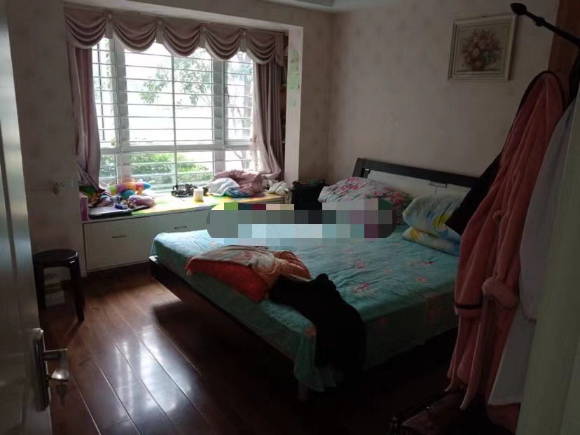 27，福星城比毛坯还便宜的房子！单价4400多,精装三房，房东诚心出售，证满二