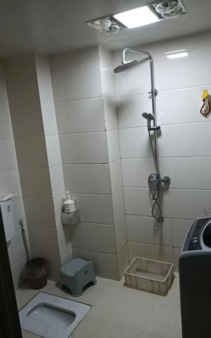 新天地沃尔玛在楼下70年产权一室一厅有阳台