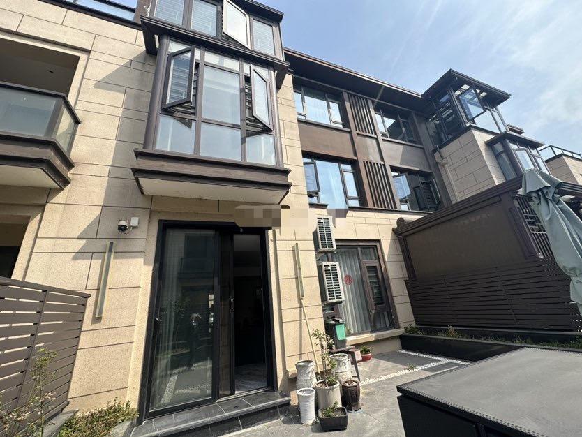 房东亏本出，祥生毫华别墅，全屋地暖，品牌装修，证满二