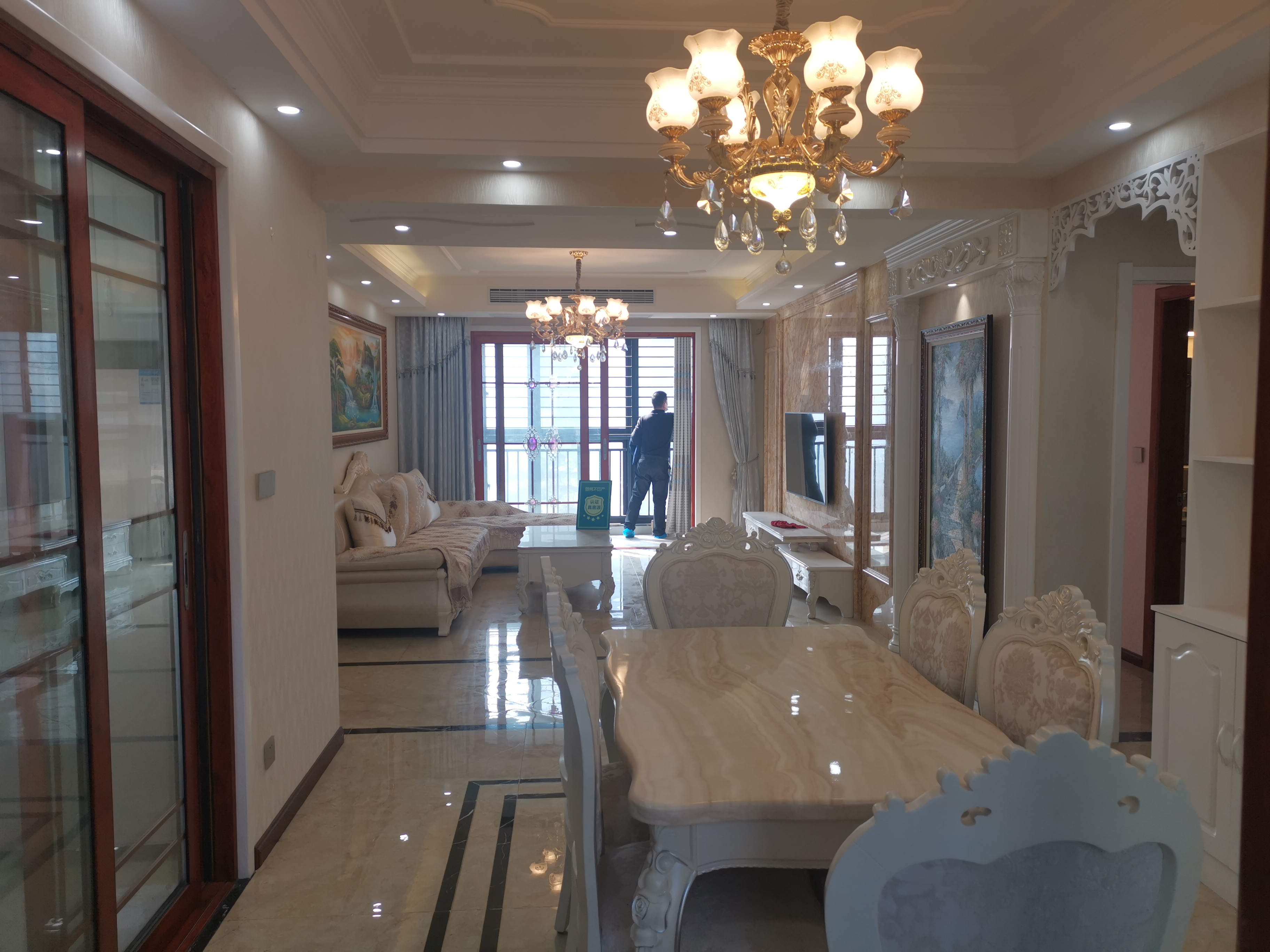 城南沔阳公馆精装大3房装修未住证件在手看房方便