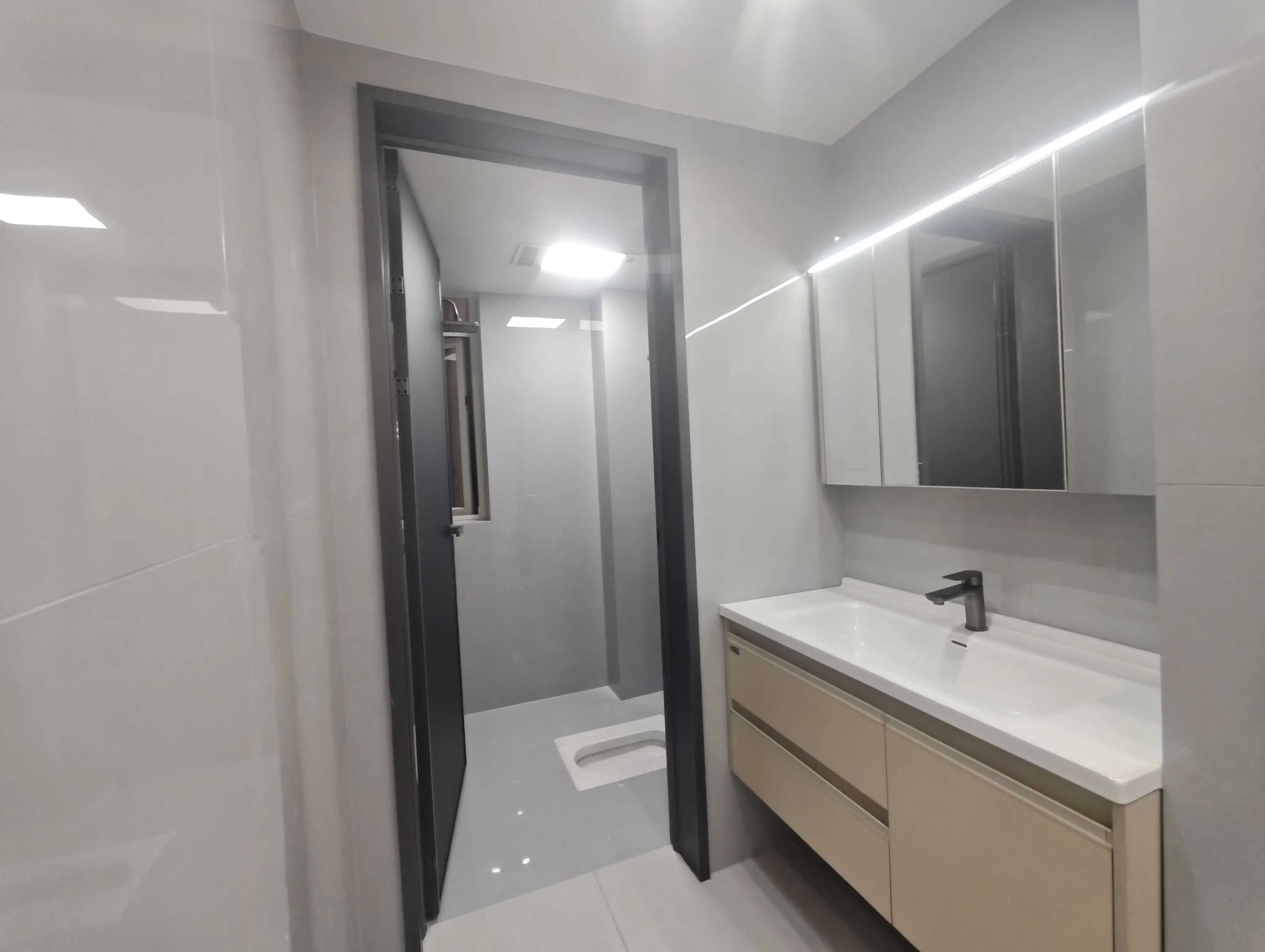 城南，沔阳天泽园，精装三房两卫，全新装修，证满二，诚心出售