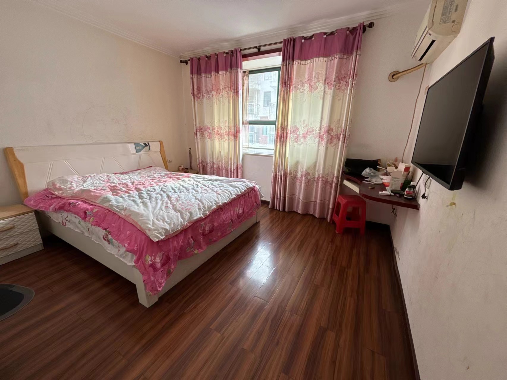 东城花园.精装三房两房.看房方便