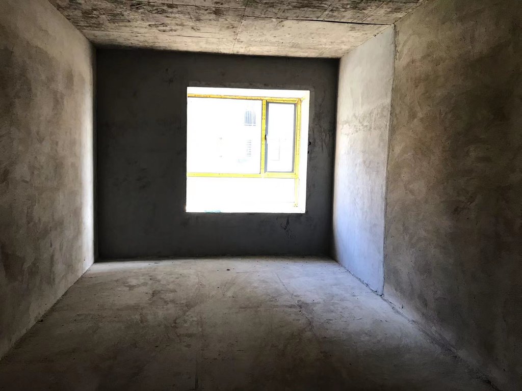 鸣森学府名都满庭春对面毛坯三房电梯中层看房方便房东诚意出售可按揭