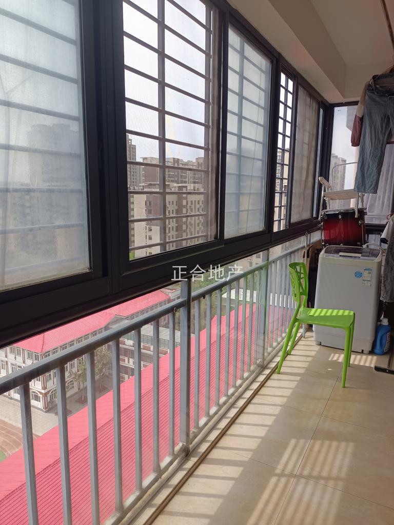 金域城邦，精装两房，小高层好楼层13楼，家具家电齐全，拎包入住