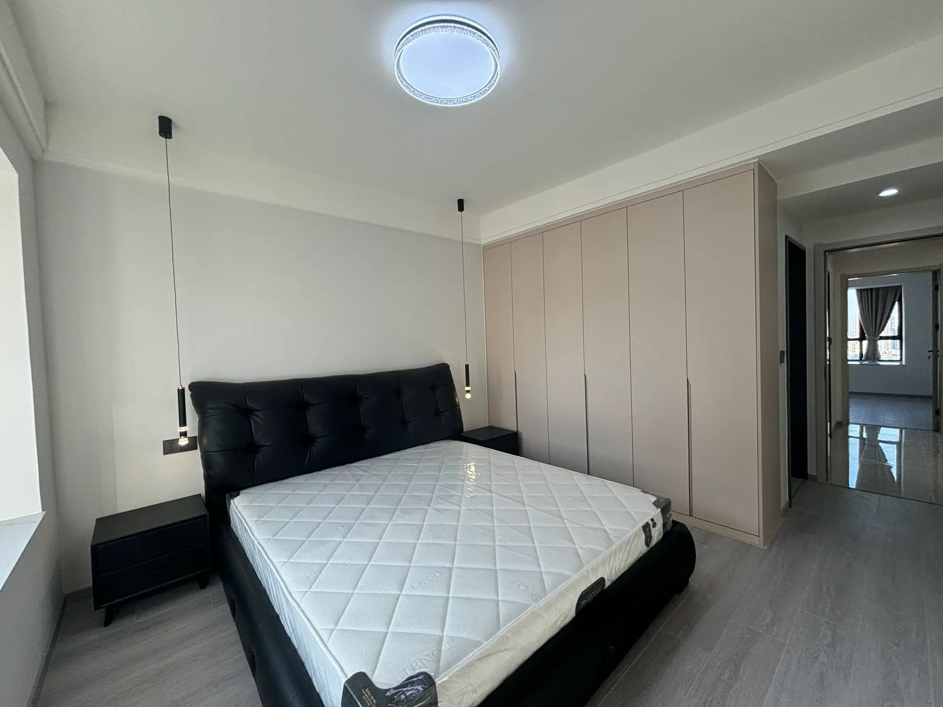 城南，沔街，御湖世家，湖景大边户，单价5字头，精装三房，带车位，好楼层