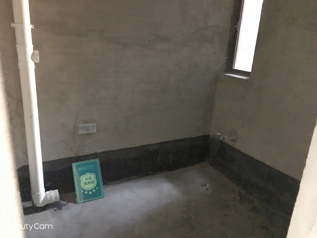 绿地香格里拉毛坯大三房中间好楼层采光好视野开阔