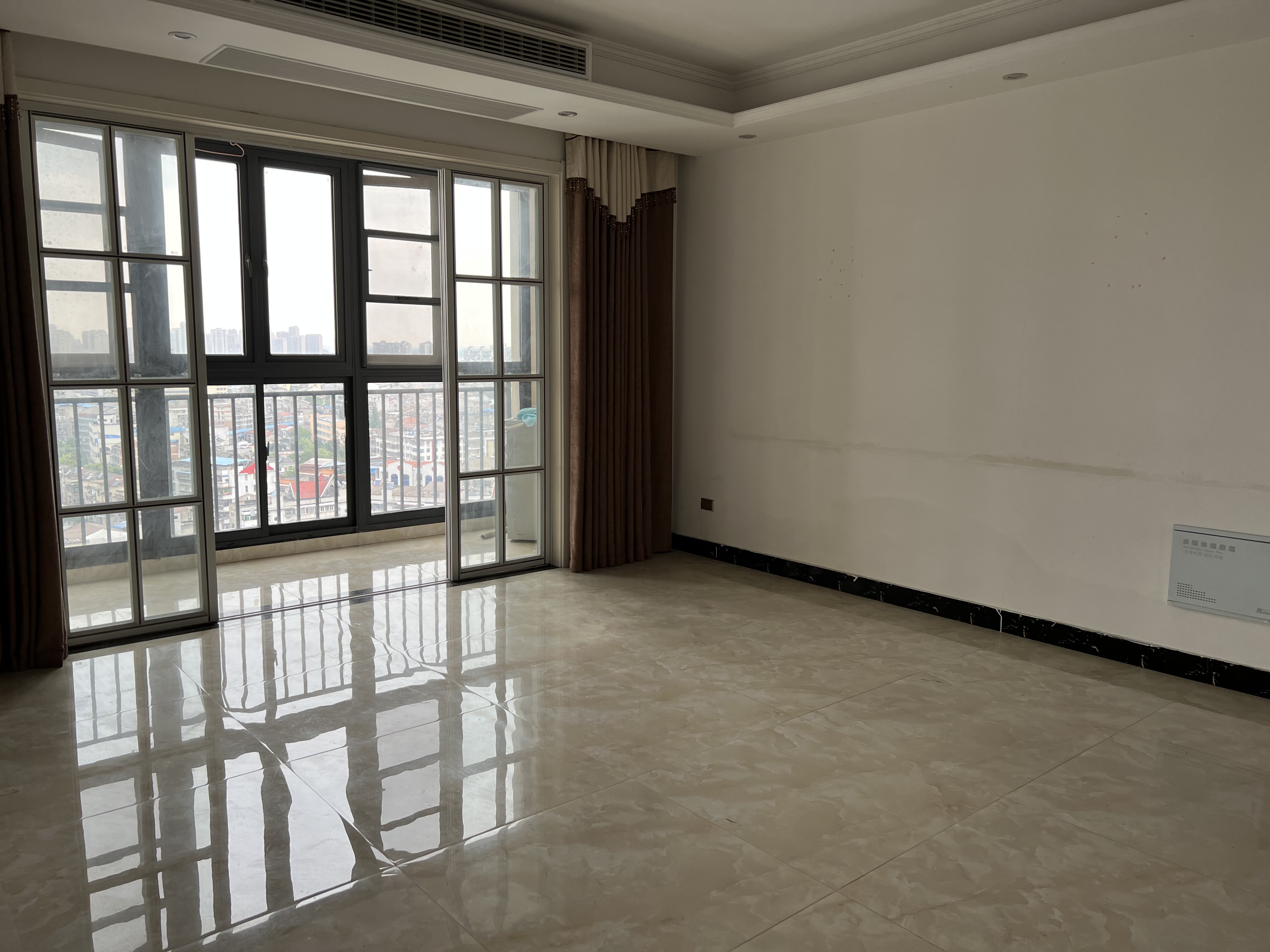 大新路商城大厦好邻居，世界城主城区住房，高层电梯房，大户型