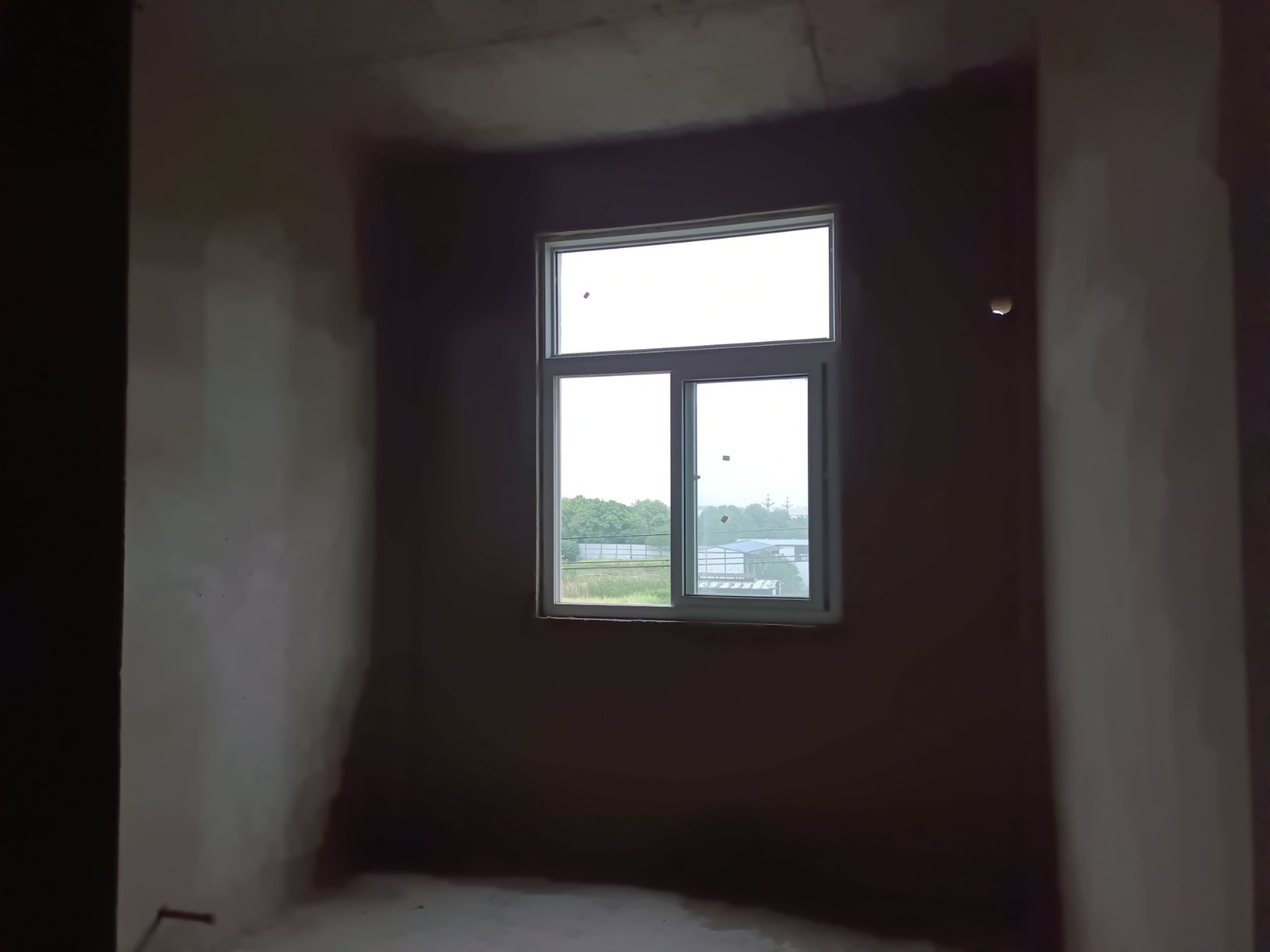 杨岗社区毛坯3室2厅1卫1阳台真漂亮,错层设计真时尚，送地下室