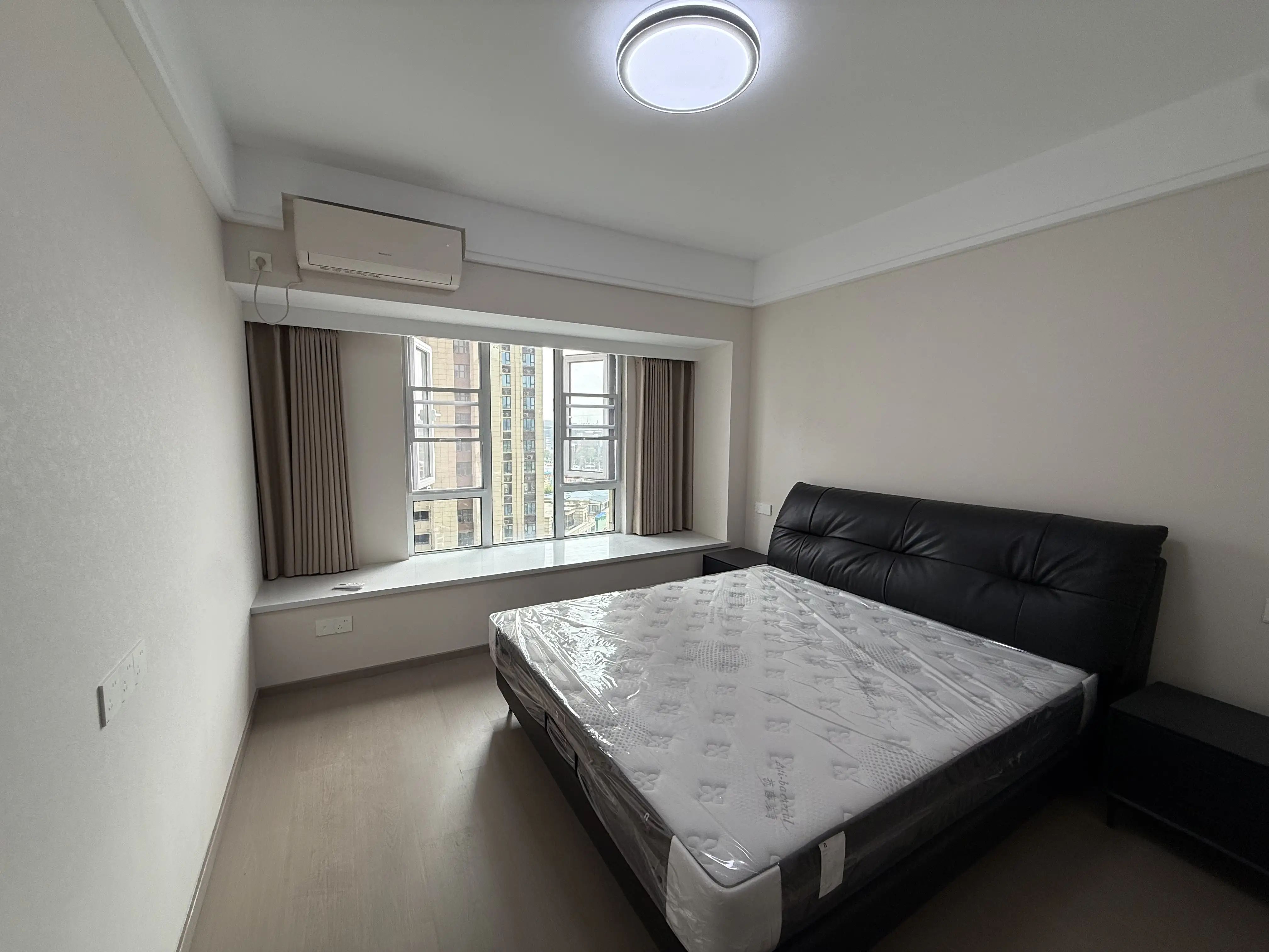 城南，仙桃碧桂园，精装4房2卫，单价5750业主自装，新装修，证满二