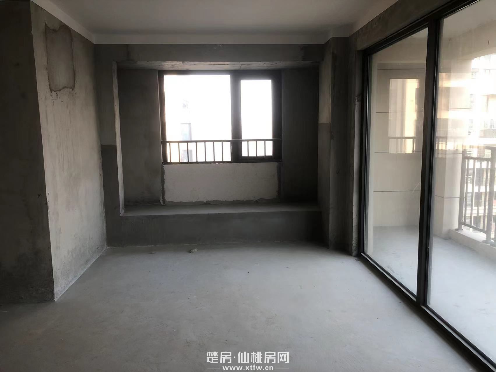 祥生观澜府毛坯 中间楼层 东边户型 超大双阳台