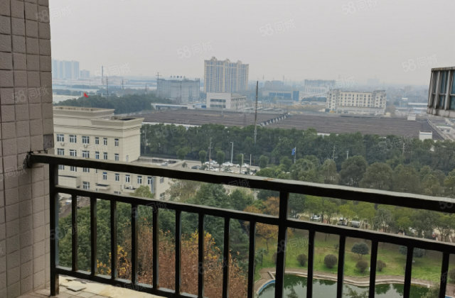 锦绣龙城3室2厅2卫好楼层一梯两户高性价比价格可谈诚心出售