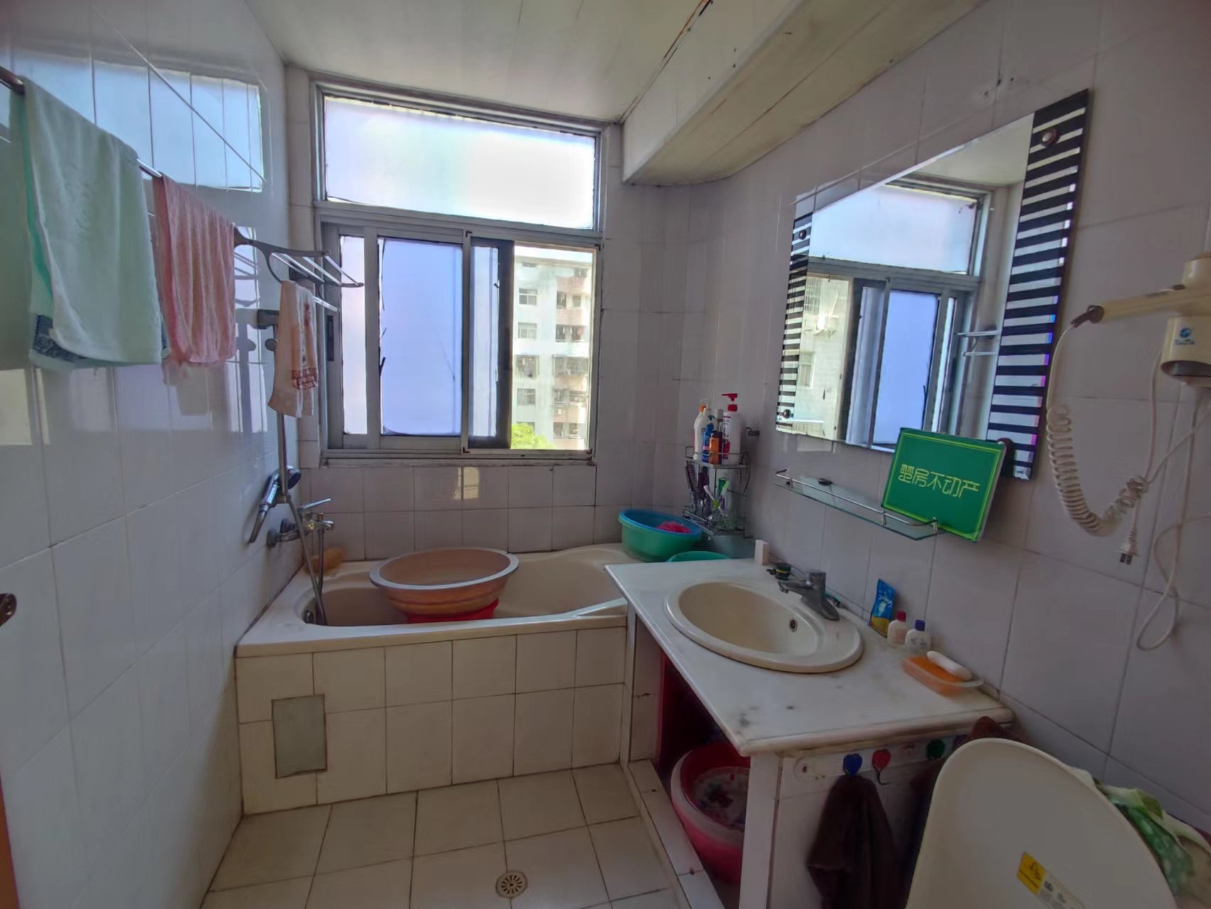 复州花园精装修步梯5楼两证齐全税费少价格可谈