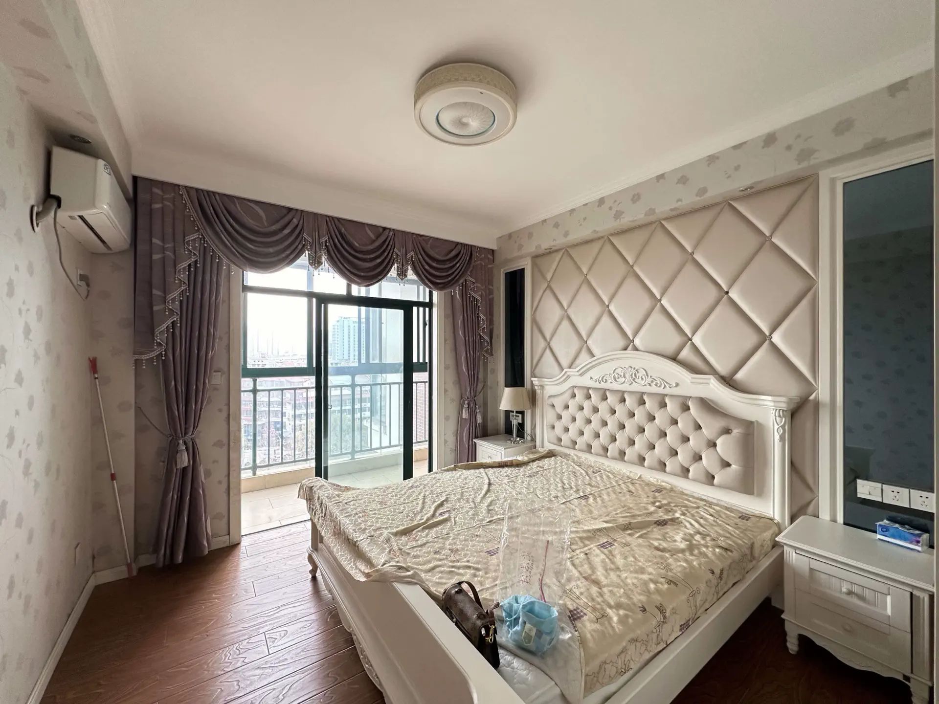 东区车站旁，电梯小高层，单价3700，好楼层，证满二，业主诚心出售