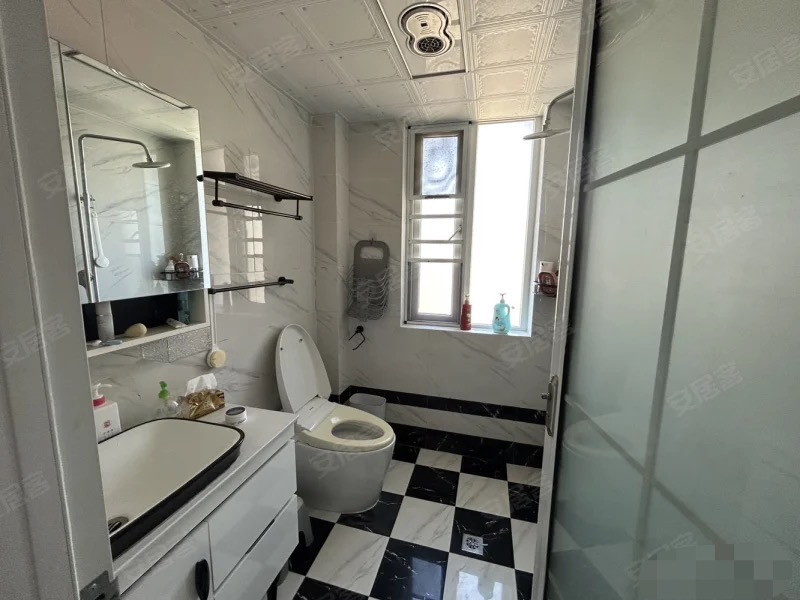 129，降价了！！！森林国际。精装大2房，装修只卖毛坯价家具家电齐全。老证