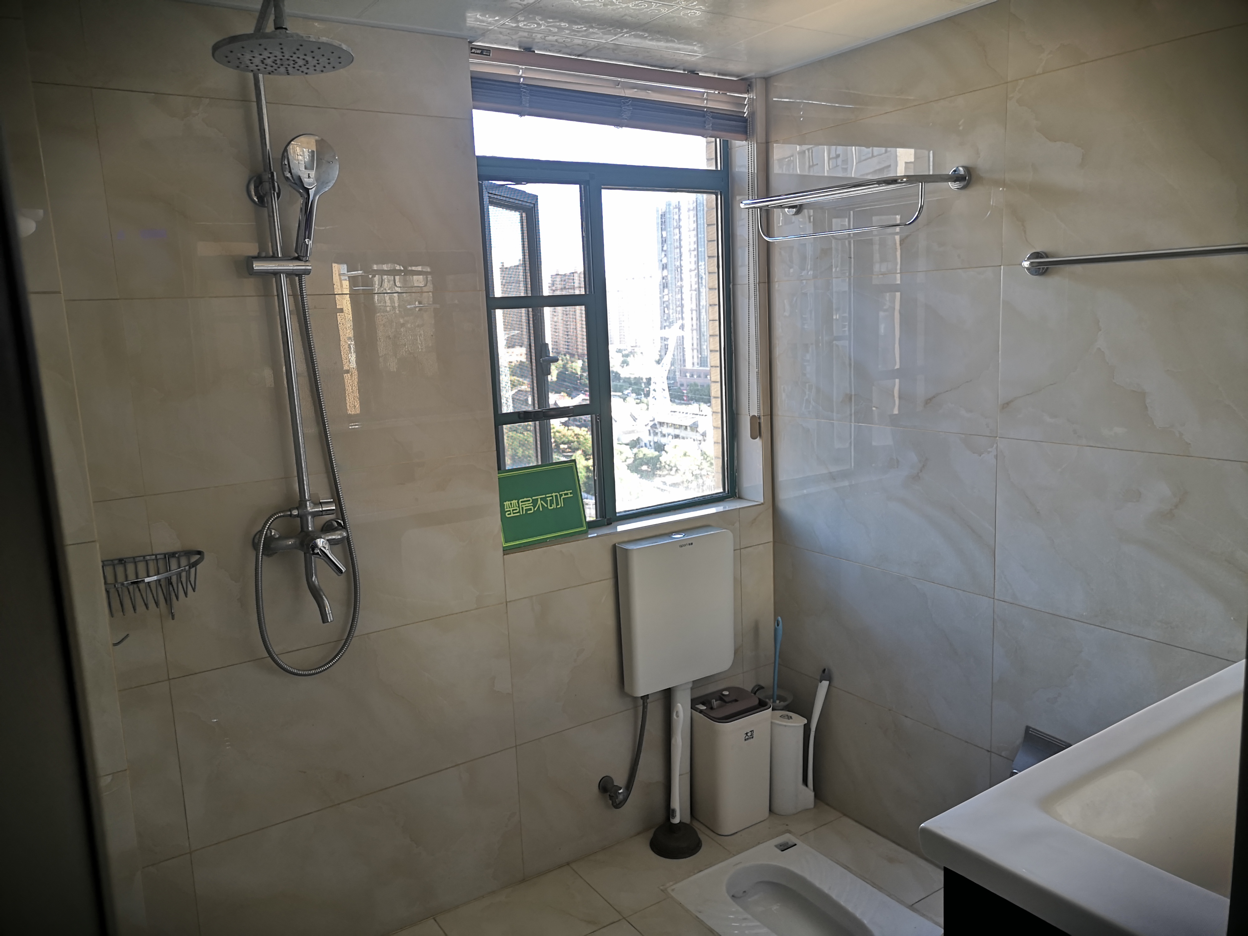 新城一号新街中高层精装大三房没怎么住装修材料全都是用的好东西满二