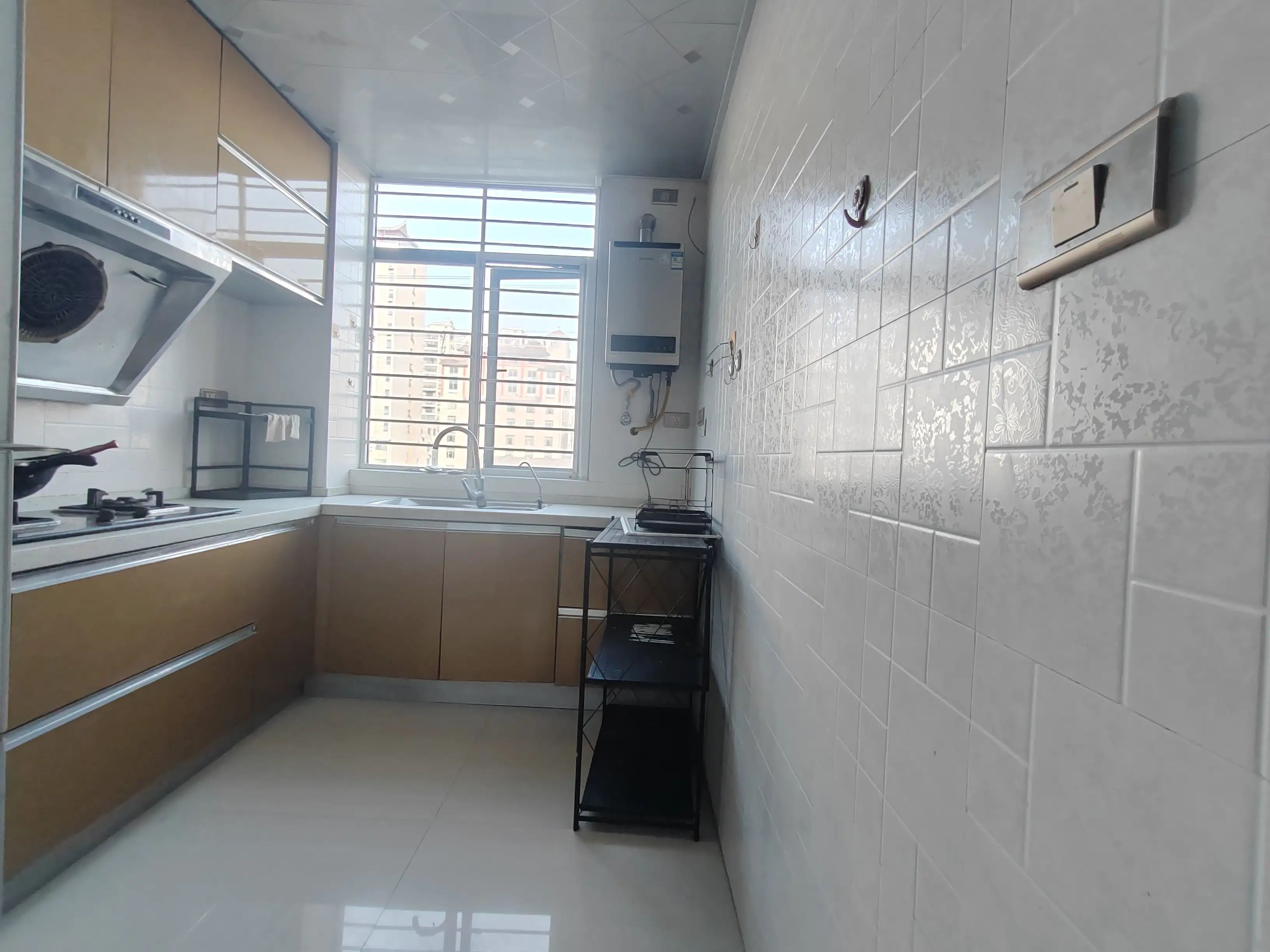 捡漏，城南，新城一号，单价4200，证满二，精装三房，亏本出售