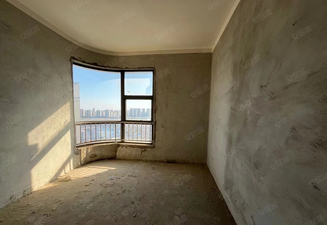 48，降价了，御台公馆，三开间朝南，楼层好，采光好，品质小区