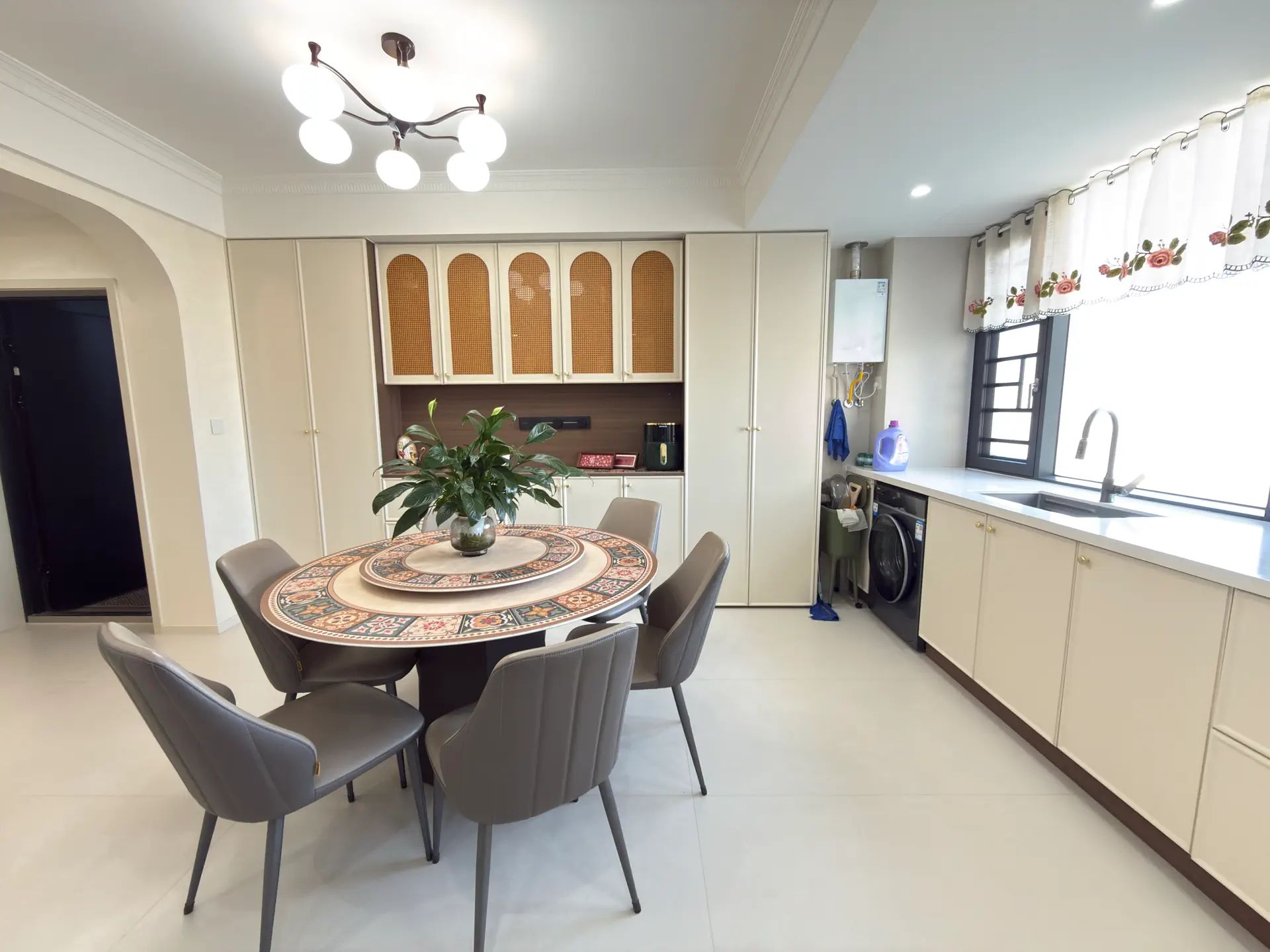 洋房！电梯小高层，好楼层，全屋高档家私，法式中古风，证满二