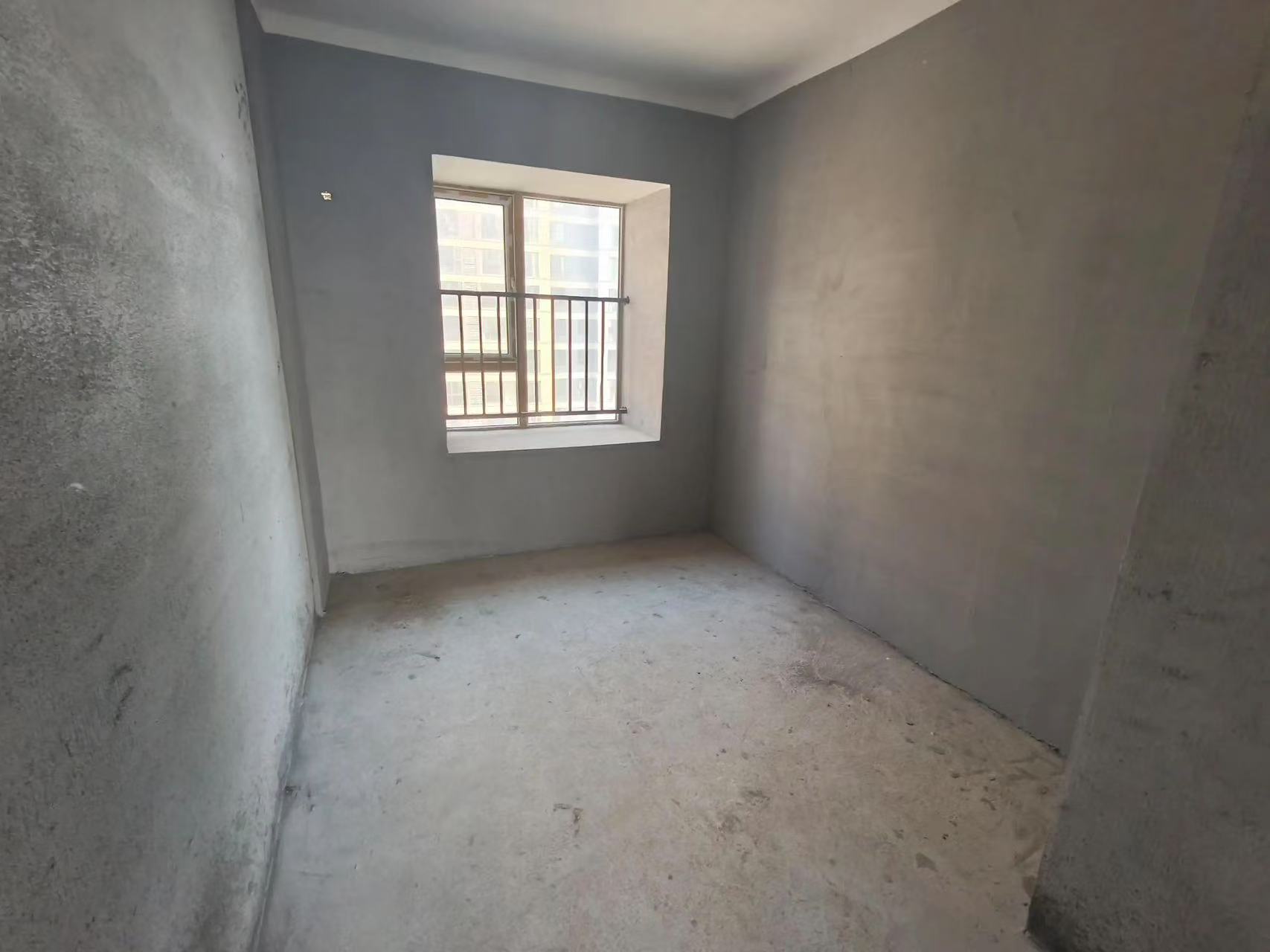 城南，森林国际北苑，精装三房两卫，好楼层，东边户，7米长阳台